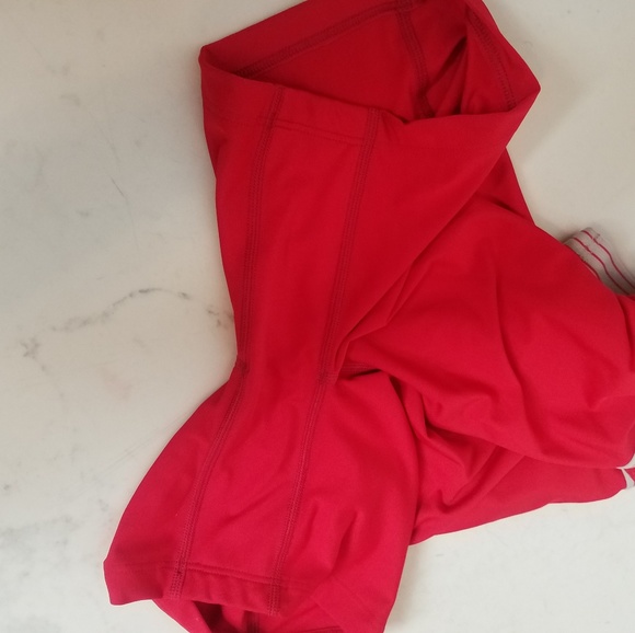 Under armour red  shorts size small - Picture 5 of 6